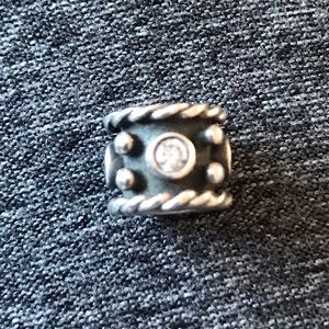 Pandora Oxy Crown charm